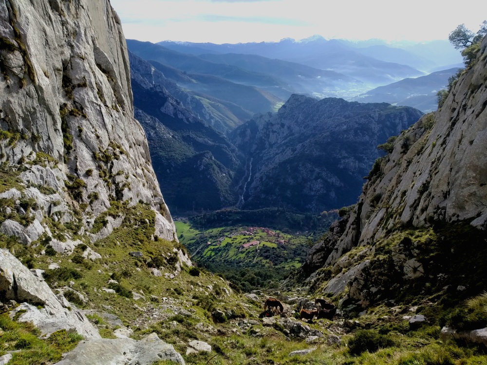 Senderismo en Cantabria: El portal de Liébana