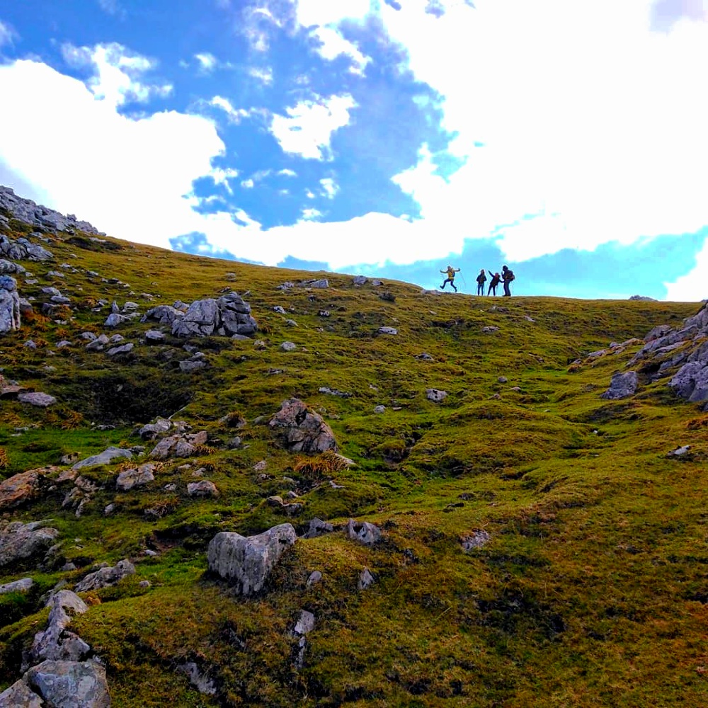Rutas en Picos – Ascenso al Cuetón (circular desde Inguanzo)